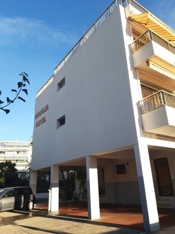 Hôtel Brasilia- Esprit Vintage Cagnes-sur-Mer Exterior foto
